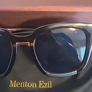 Menton Ezil | Accessories | Womens Sunglasses | Poshmark display picture 3